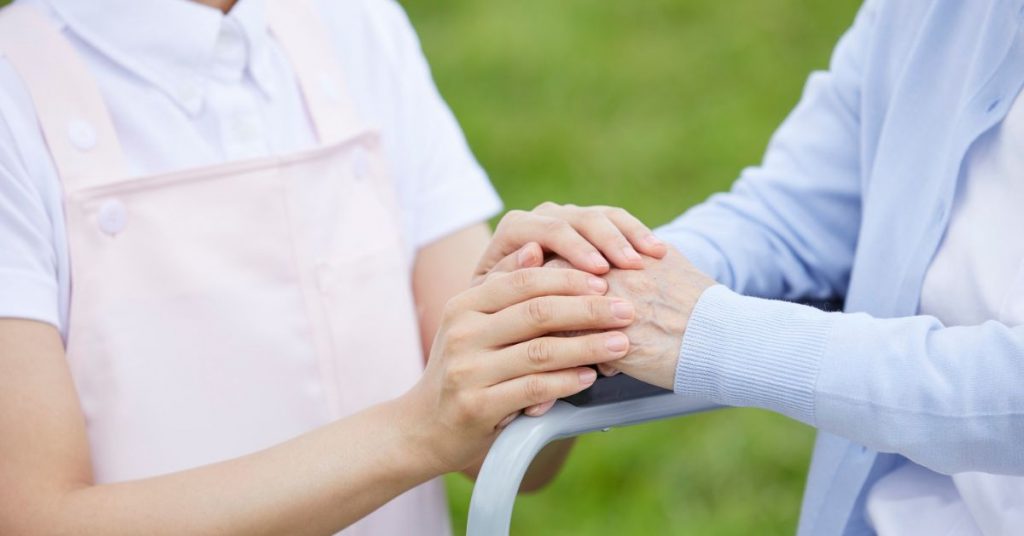 What Families Get Wrong When Hiring Elderly Caregivers